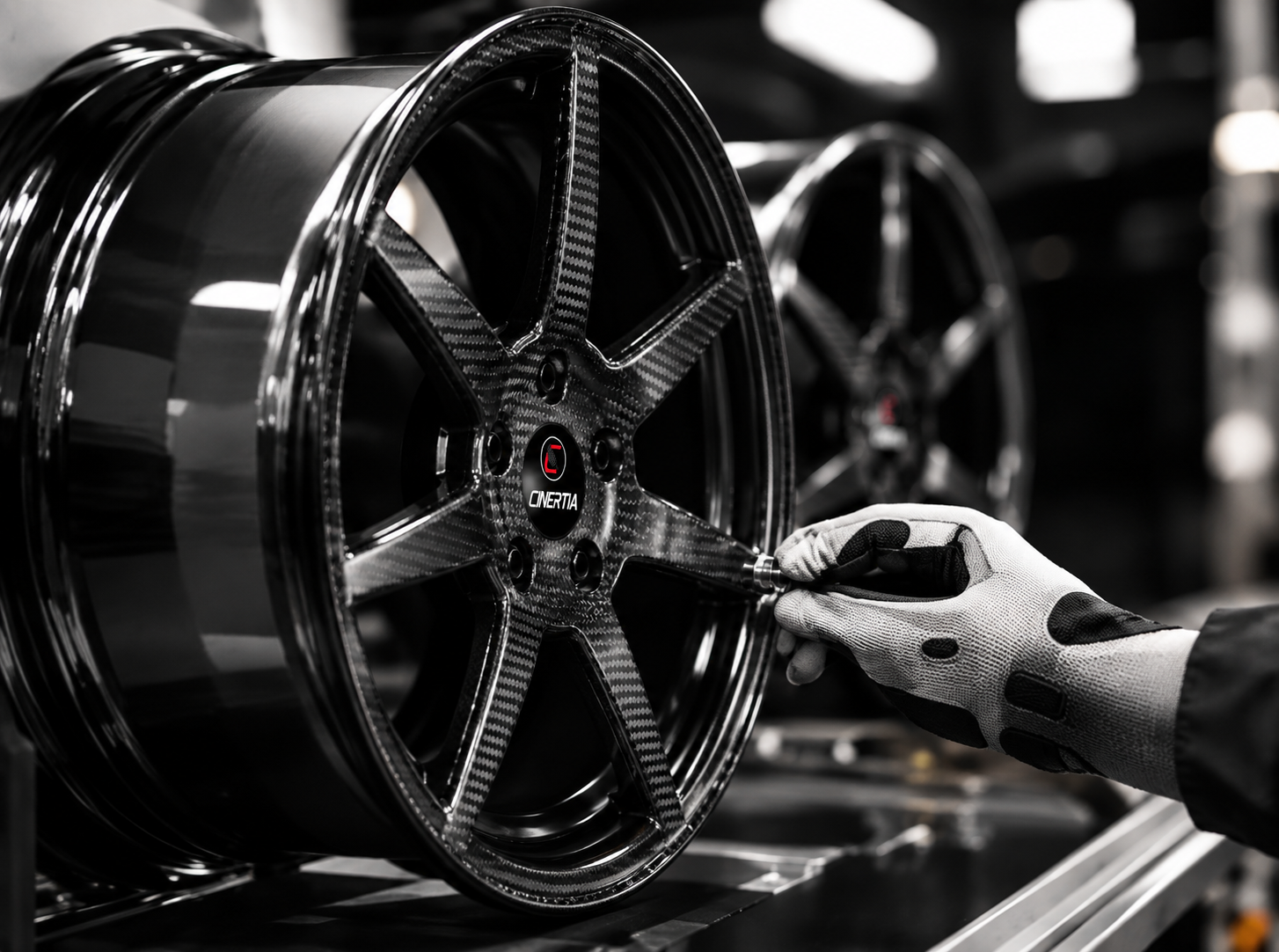 Inspection of a C-INERTIA carbon wheel